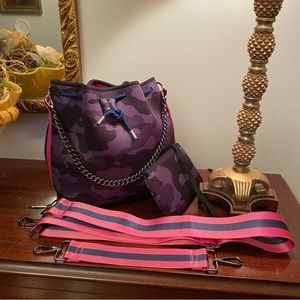 HAUTE SHORE camo bucket bag with 3 straps and matching wristlet.  Navy & black.